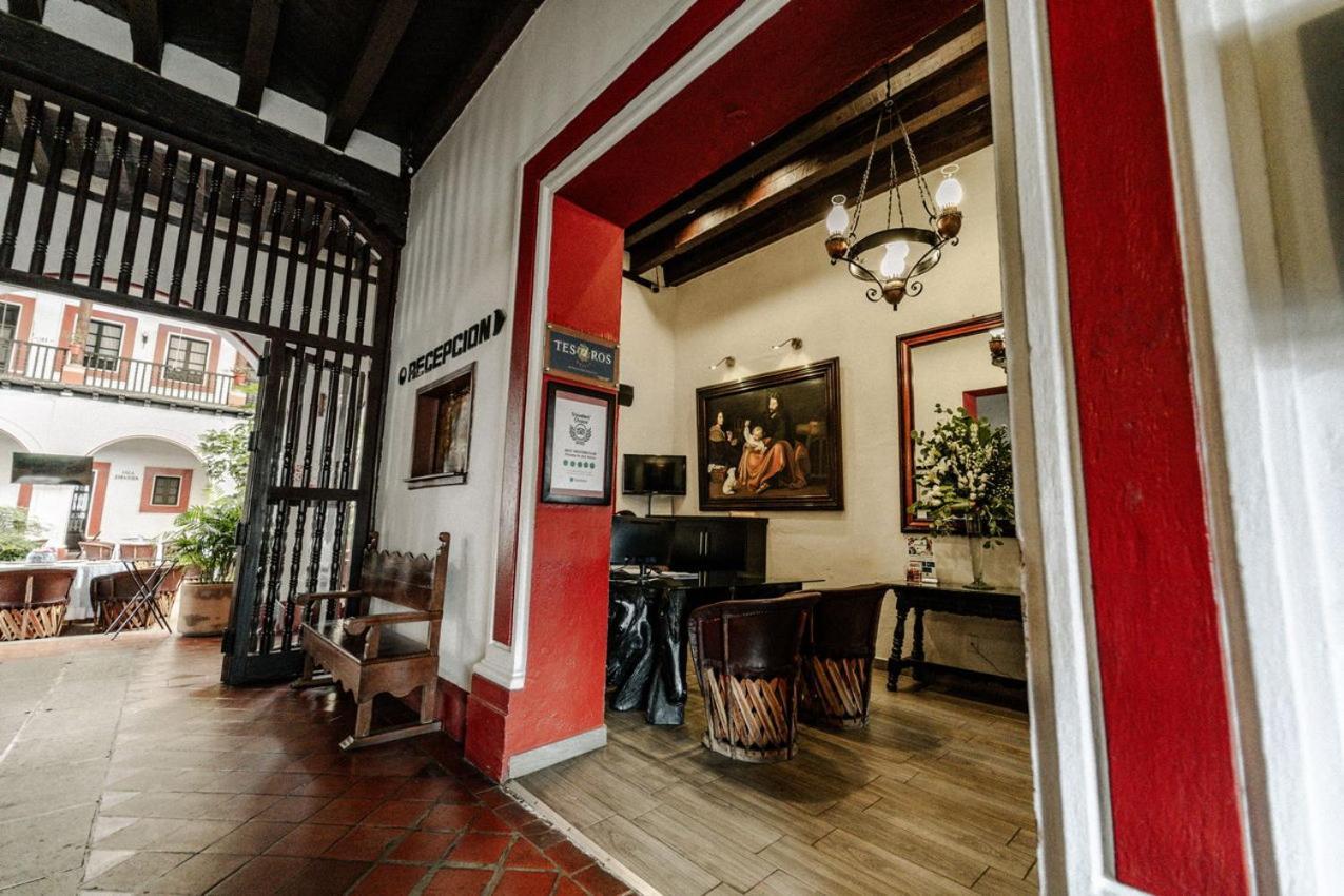 ホテル ベスト ウェスタン プラス ポサダ デ ドン バスコ パツクアロ エクステリア 写真 Interior of the hotel