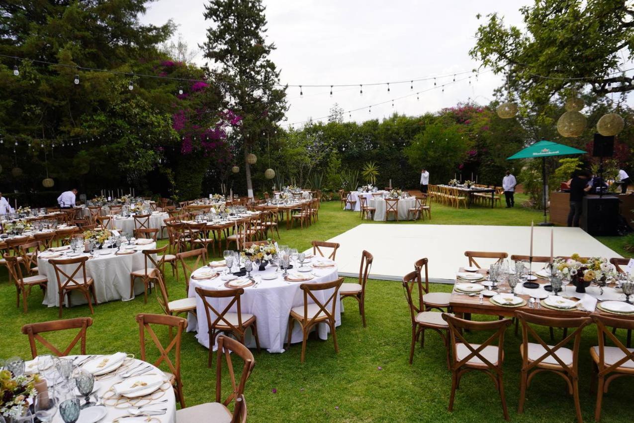 ホテル ベスト ウェスタン プラス ポサダ デ ドン バスコ パツクアロ エクステリア 写真 A wedding reception at the garden of the Quinta de Olivella