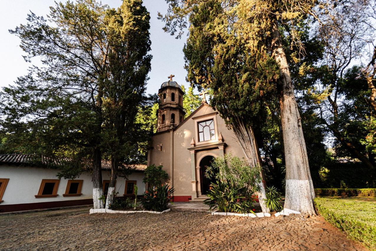 ホテル ベスト ウェスタン プラス ポサダ デ ドン バスコ パツクアロ エクステリア 写真 The church of San Francisco