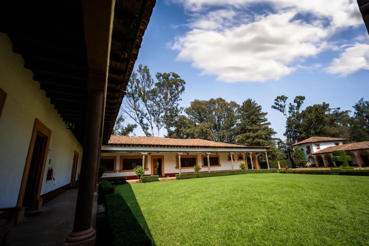 ホテル ベスト ウェスタン プラス ポサダ デ ドン バスコ パツクアロ エクステリア 写真 Hacienda San José